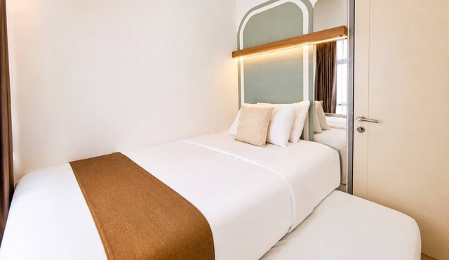 Modern 3Br Apartment With Chic Style At M-Town Residence