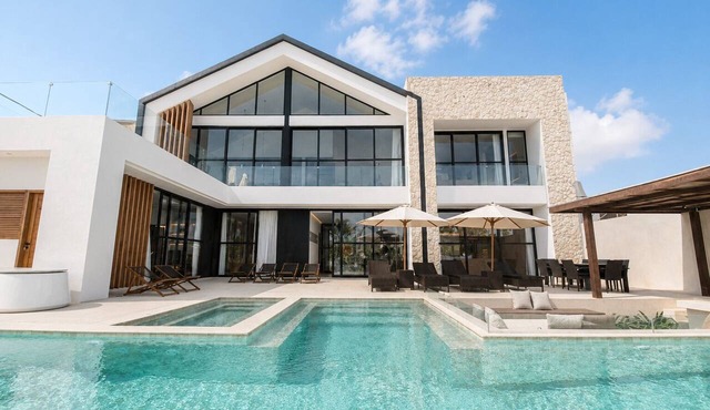 Modern 4 BR Villa Ocean View Nusa Dua in Nusa Dua
