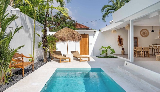 NEW Quiet 2BR Mertanadi Seminyak Pool Parking in kerobokan