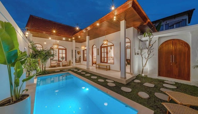 NEW Tropical & Modern 3BR Central - Beach Canggu in Bali