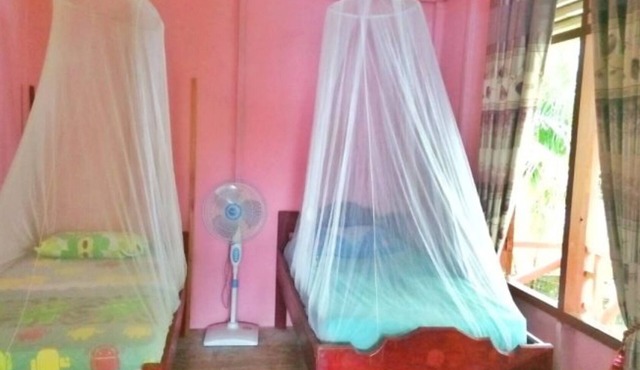 Nyang Ebay Surf Camp in Pulau Masokut