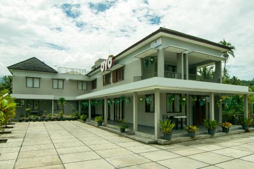 OYO 882 Puri Gevana Guest House in Padang