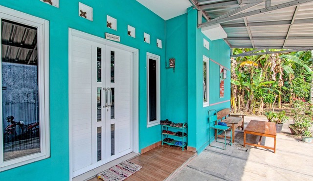 OYO 92521 Guest House Inayah Syariah