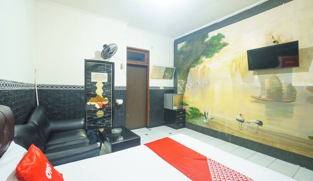 OYO 93132 Modom Homestay Near RS Islam Jakarta Pondok Kopi