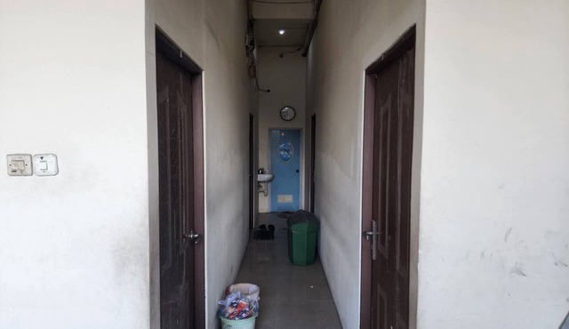 OYO 93863 Dv Homestay Syariah Genteng in Surabaya