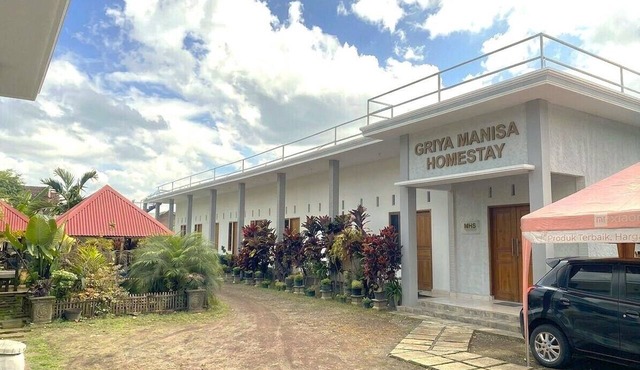 OYO 95235 Griya Manisa Homestay Syariah in Kuwolu