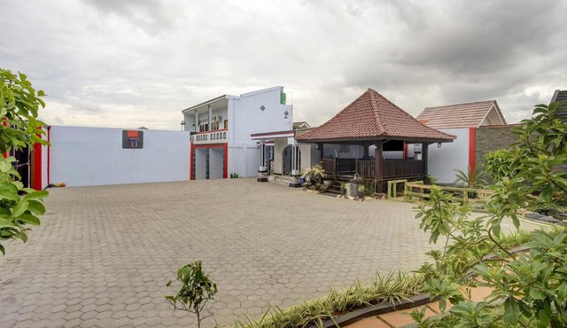 OYO Life 3982 Azka Homestay Syariah