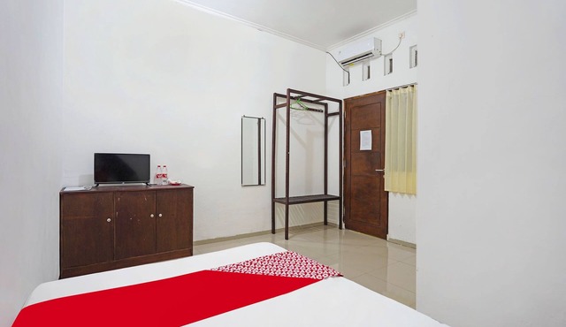 OYO Life 91670 Mannsur Homestay Syariah in Sidoarjo