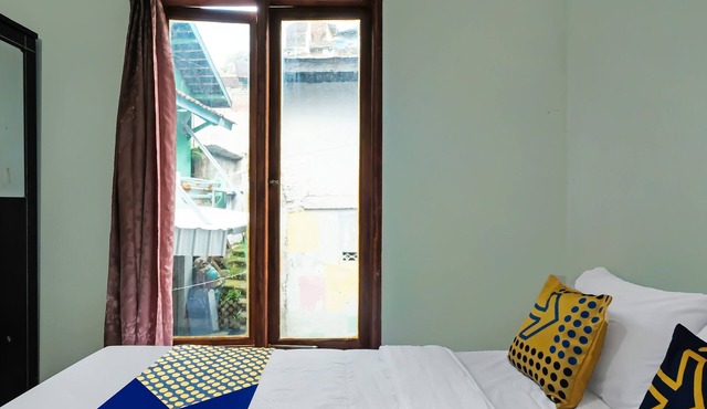 OYO Life 92258 Kostel 21 Syariah in Muncar