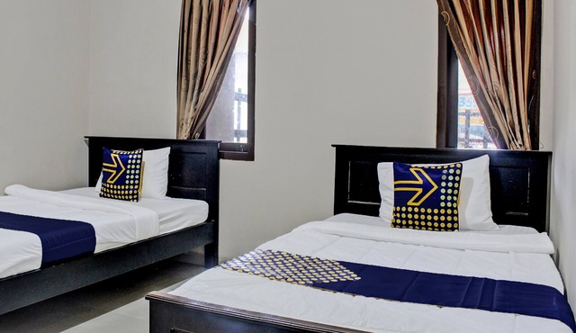 OYO Life 92509 Maulana Guest House Simpur in Bandar Lampung