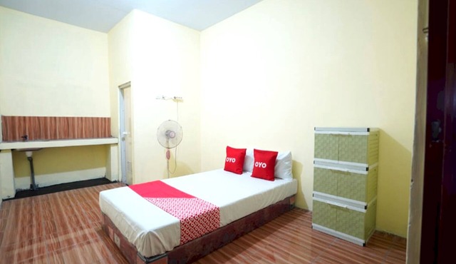 OYO Life 92920 Rumah Kost Azca in Sidoarjo