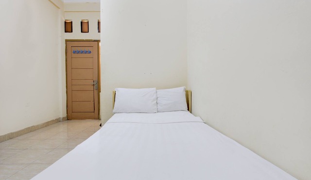 OYO Life 93662 Kost Pak Budi in Surakarta