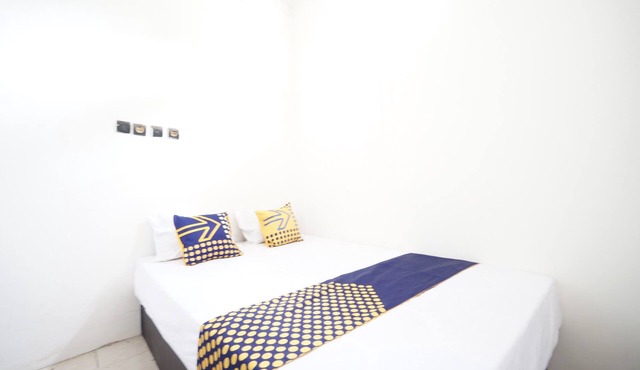 OYO Life 93680 Kost Losawi Syariah in Painan
