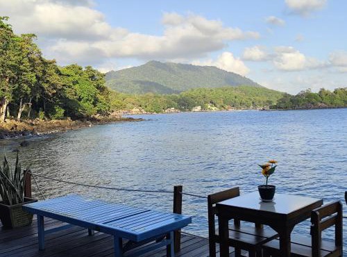 Pele's Place Coral Reef Bungalows & Café Maman in Sabang