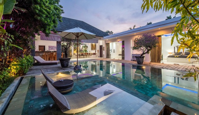 Private Pool Shaded Gazebo Near Seminyak Beach in Seminyak