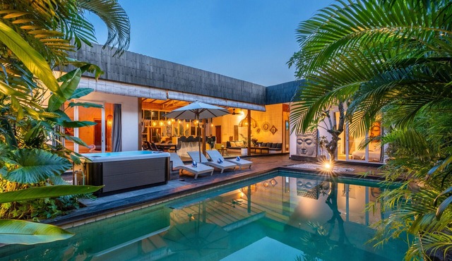 Private Pool | Three Ensuite Bedrooms | Near Beach in Canggu