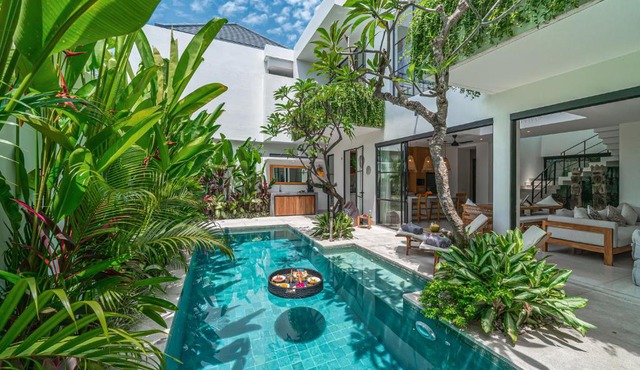 Puri Senang - Modern Pool Villa, 6 Mins to Berawa Beach & Finns