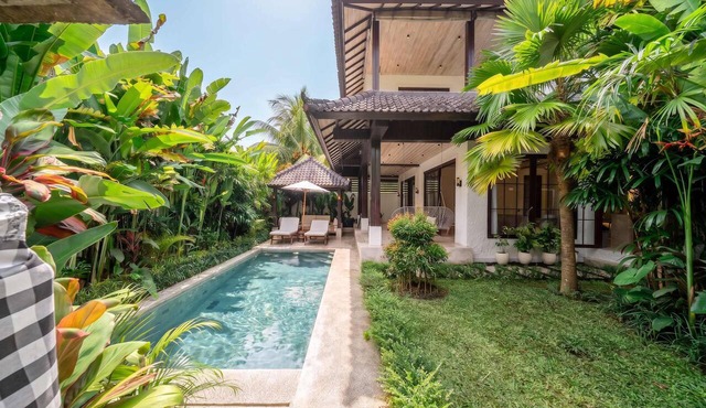 Putri Salju - Tropical 2BR Villa w Huge Garden+Patio Lush Ubud in Kabupaten Gianyar