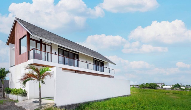 Quiet 3BR Villa with Ricefield View and Private Pool, 5 Mins to beach