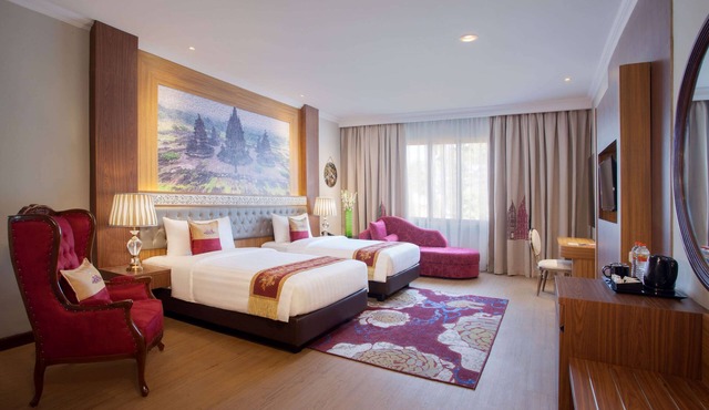 Ramada Suites by Wyndham Solo