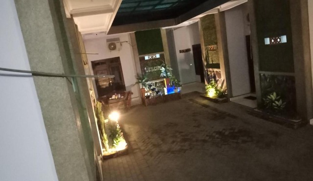 Raysha Guest house in Triwung