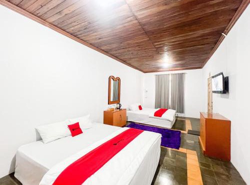 RedDoorz at Bluerose Homestay Tambi Dieng in Kejajar