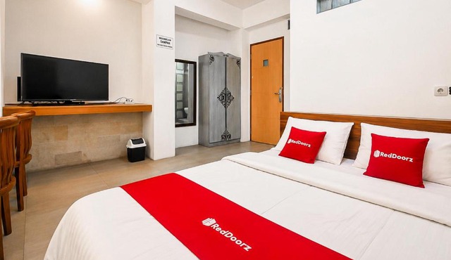 RedDoorz at Kayome Dago Bandung in Bandung