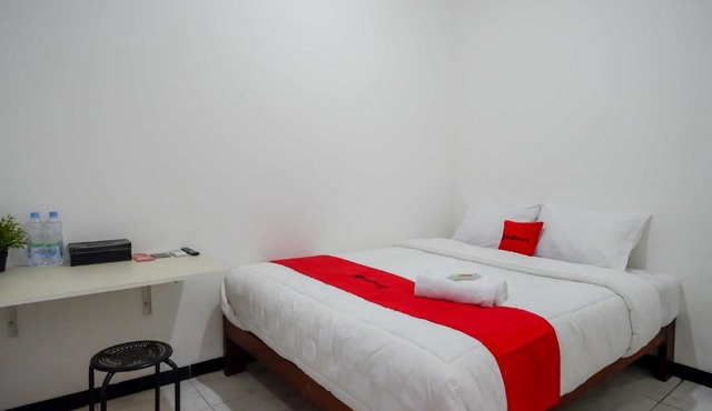 RedDoorz near GOR Jatidiri Semarang
