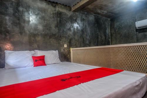 RedDoorz near Jumbo Mall Sragen in Sragen