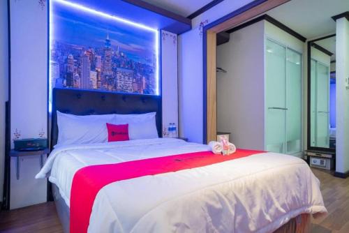RedDoorz Plus @ Pondok Labu in Jakarta
