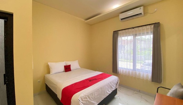 RedDoorz Syariah at Jitu Guest House Purwokerto in Purwokerto