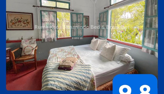 Ruma Kaca Simanindo Bed&Breakfast