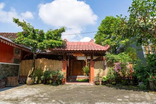 Rumah Ukhi Guest House