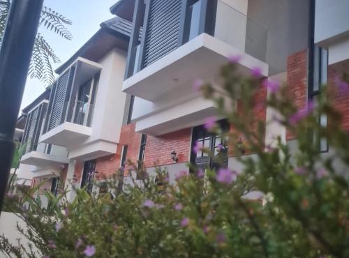 Sabrina Sweet Villa Batu - Jalan Kaki JTP1 JTP2 Secret Zoo in Batu