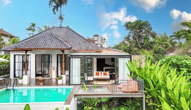 Serene 2BR Ubud Oasis w Infinity Pool&Garden Bath in Ubud