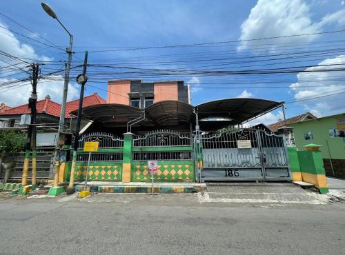 SPOT ON 93644 Sederhana Homestay in Sidoarjo