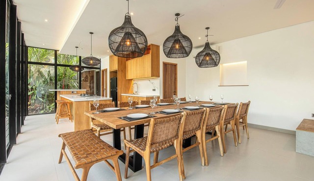 Stunning 6BR Canggu Villa 400m From the Beach in Seminyak