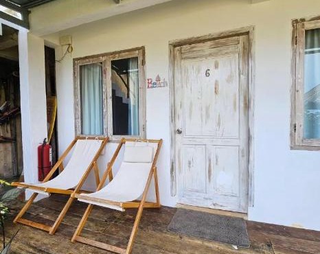 Ten RooMs in Teluk Bakau