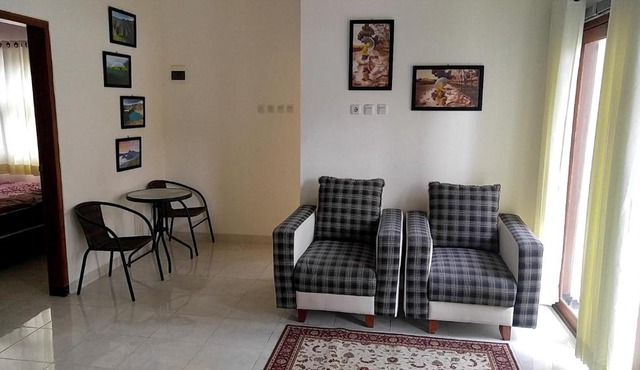 Tjunduk Djiwanta Family House in Batu