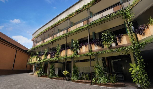 Townhouse Oak Hotel Lestari in Jember