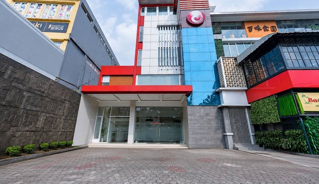 Townhouse Oak Kiara Cozy Hostel in Bandung
