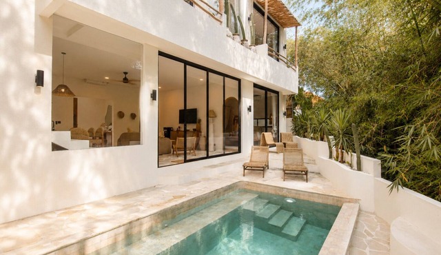 Trendy Boho 3BR Cozy Living 5min to La Brisa in Kuta Utara