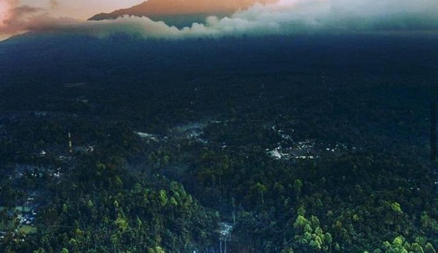 tumpak sewu guest house in Sidomukti