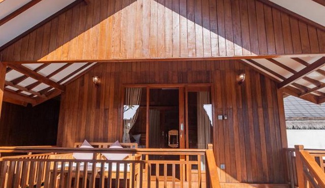 Two Sisters Villa with Pool - Sire in Tanjung