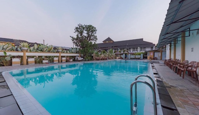 Urbanview Hotel Crown Tasikmalaya by RedDoorz in Tasikmalaya