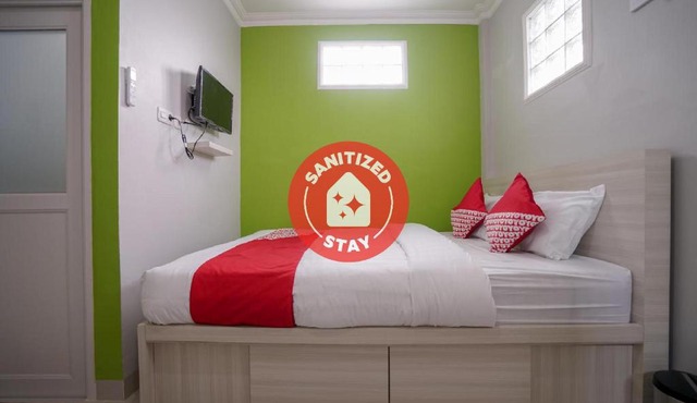 Vaccinated Staff - OYO 948 Vivi Residence Syariah II in Palembang
