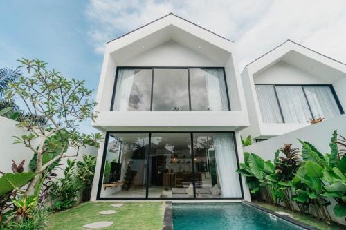 Villa Alisa - 2BR Tropical Haven - Nyanyi in Cemagi