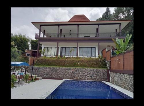 Villa Brown Cisarua