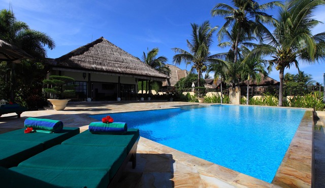 Villa Bunga Melati - Beachfront Vacation Villa in Bali in Dencarik