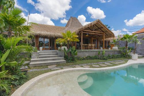 Villa Griya Melati, Authentic Joglo 2BR Private Pool Villa in Ubud in Ubud